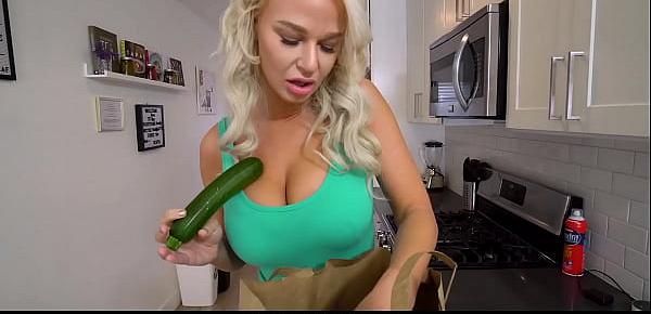  MILF London River Fucking The New Delivery Boy